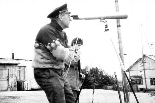 1984 Крапивин Слава наблюдает за гонками